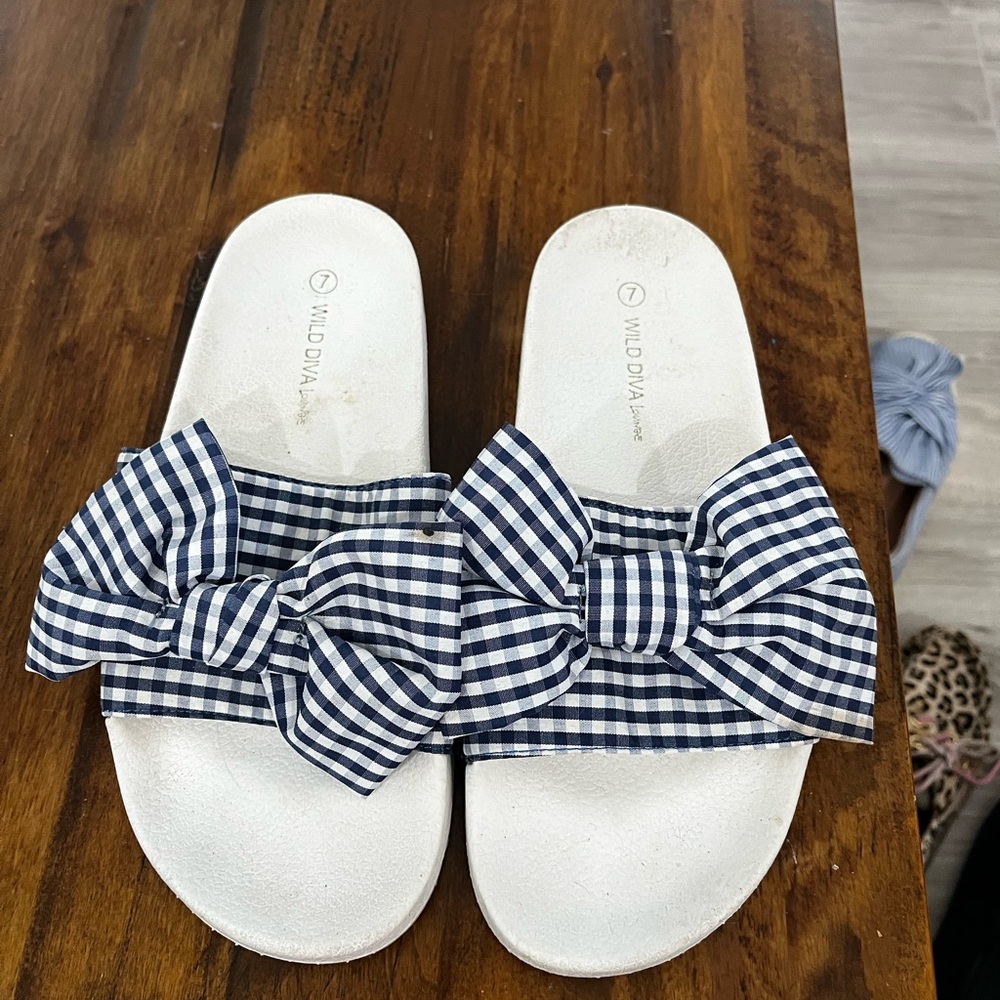DIVA Lounge White Slide Sandals with Navy Gingham Bow